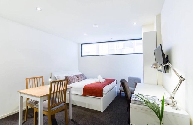 Simple on Swanston - A Central Student Accom Studio