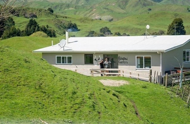 Cuartos de Mahaanui: East Coast Hill Country Farm.