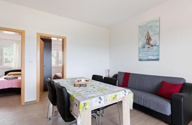 Simplistic Apartment in Neviđane with Balcony