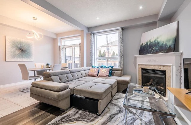 SimplyComfort. 3BR 2.5 BA, HOT TUB, GYM, SAUNA, BBQ, PLAYGROUND