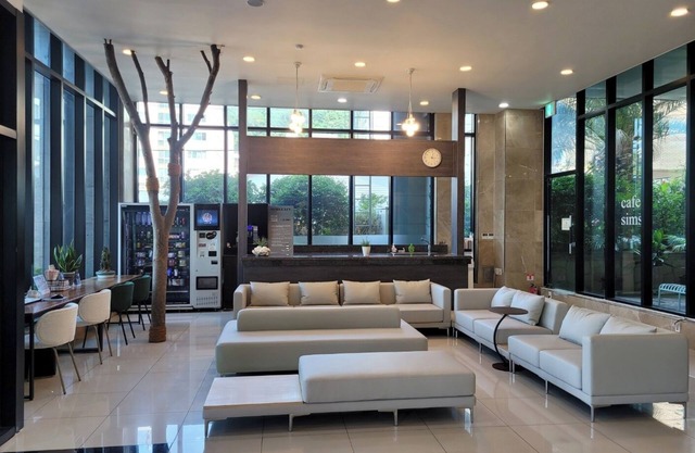 Sims Hotel