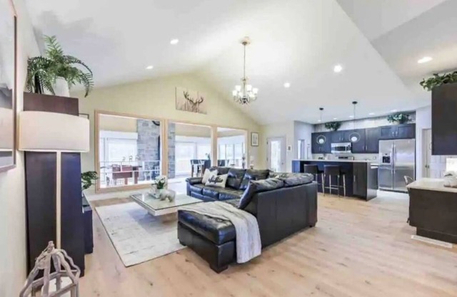 Sims Lake Cottage--private lake in Muskoka