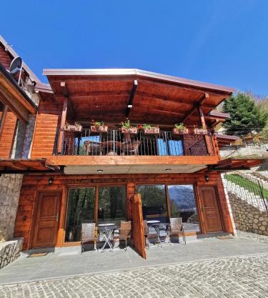 Sindy Wooden Apartments