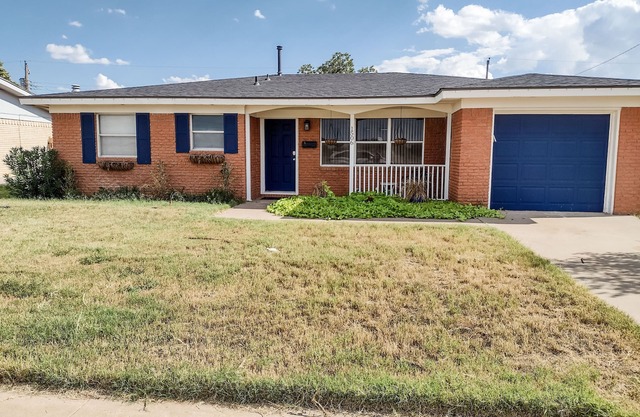 Single Family 3/2 Home in north Odessa--Just bring your suitcase!