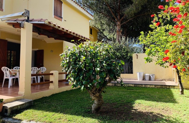 VILLA INDIVIDUAL CON JARDÍN CERCA DE LA PLAYA