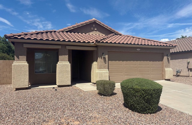 Single level, 3-bd home with view fencing and cul-de-sac lot