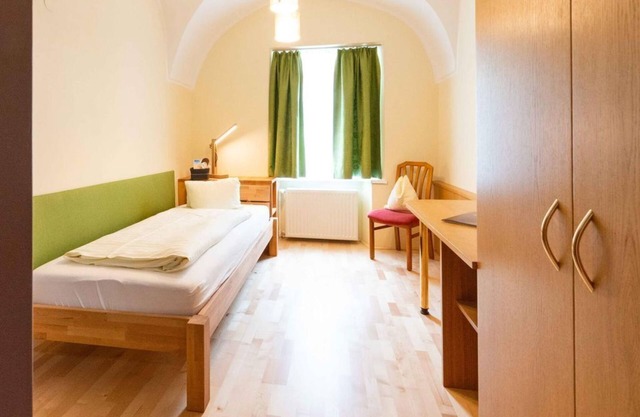 Single room with breakfast - Landhotel Pacher