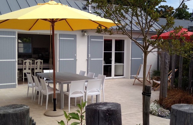 Nueva casa en un nivel con patio interior cerrado a la privacidad