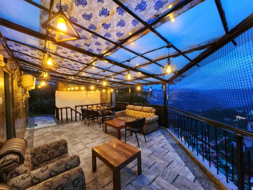 Sirhind Regency - Budget Friendly ! Travellers Delight ! Luxury Rooms ! Best Awarded