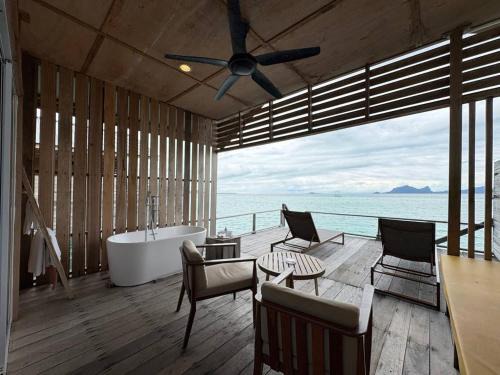 Sisipan Island Resort