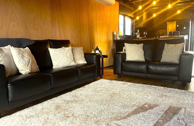 Sit back, relax and enjoy your life at the lake.
