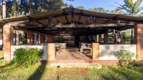 Sitio em Sarapui com piscina e campo de futebol