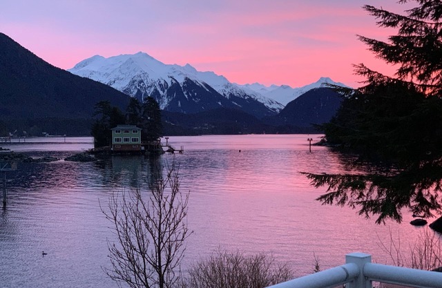 Sitka Oceanfront Townhome- 3bedroom/ 2.5 bath