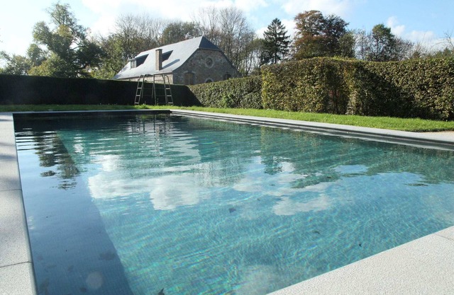 Casa de vacaciones de estilo francés en Gesves con piscina