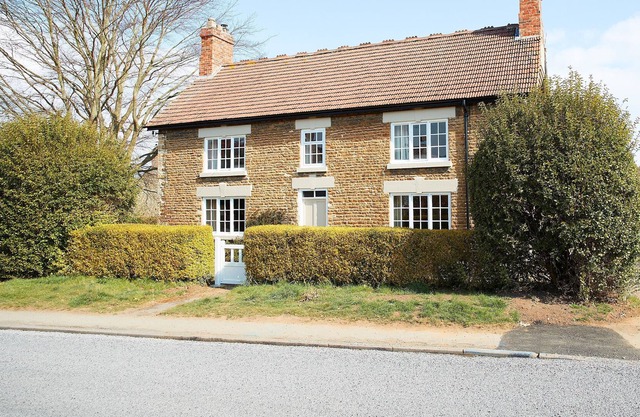 Situated within the picturesque village of Welburn in the Ryedale district of North Yorkshire, and w