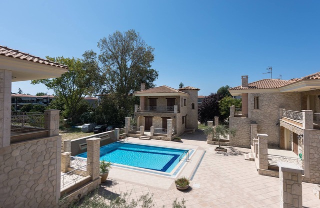 #Luxlikehome J&B Siviri Villa