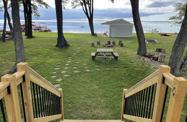 Six Bedroom Lakefront Home on Houghton Lake