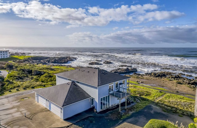 Six-Bedroom Oceanfront Yachats Home has Double Hot Tubs and Game Room!