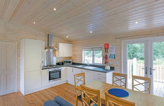 Six Berth pet Free Lodges