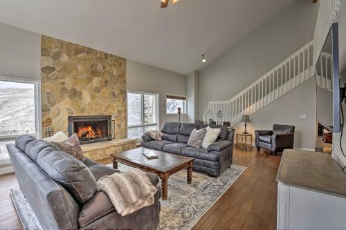 Ski and Relax Vail-Beaver Creek Duplex with Hot Tub