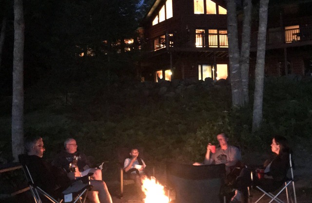 Ski Brule - Lake Home tiene capacidad para 16 personas