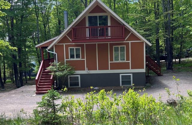 Ski Brule Village - Comfy Cozy Chalet!