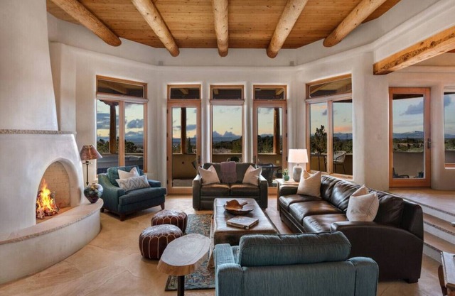 Ski Discounts! Sunset view with Hot tub, Game Room