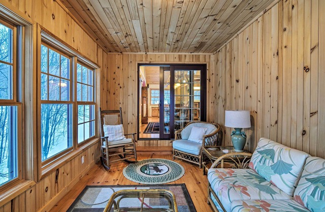 Ski & Golf: Northern Retreat w/ Game Room!