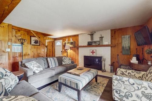 Ski Haus Retreat - Unit A