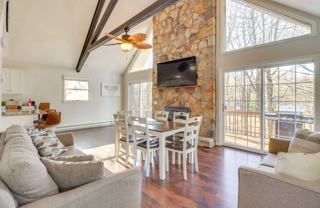 Ski, Hike & More: Poconos Home w/ Hot Tub