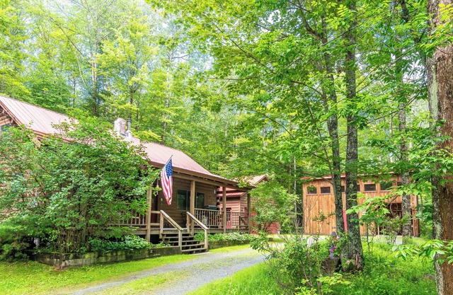 "Ski, Hike, Mountain Bike - Pets Welcome!"