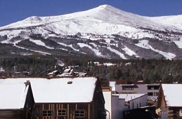 Ski Hill 18 Downtown Condos with on-site Hot Tub