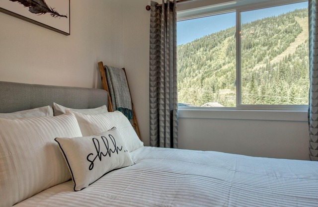 "Ski in" 3 habitaciones con jacuzzi privado y vistas a la montaña