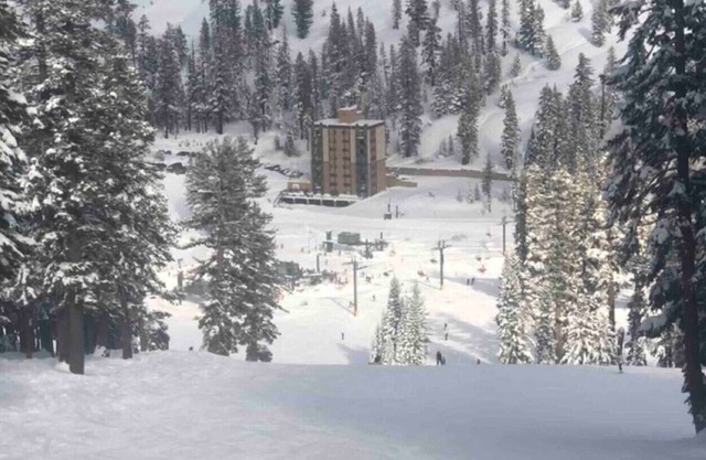 Ski in/out - At the village - King bed hotel room