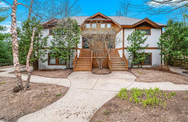 Ski-in/out condo near lifts with ski views, pool, tennis, hot tub, skiing, AC