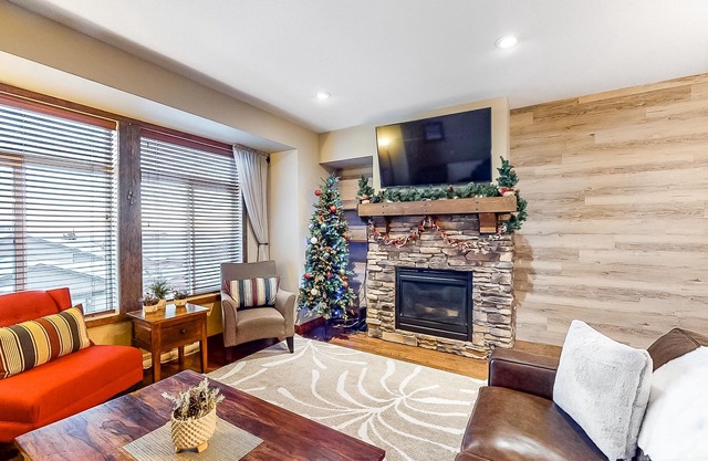 Ski-in/out, dog-friendly townhouse with a private hot tub