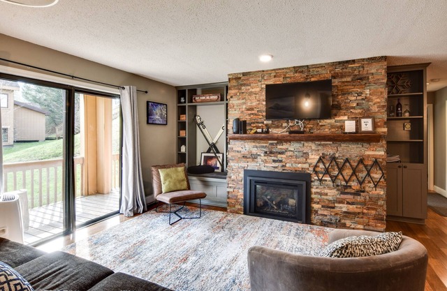 Ski-In/Out & Golf Condo w/ A/C at Holiday Valley!