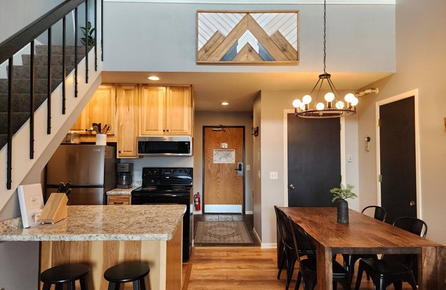 🌲Pool, Hot tub, Hiking, Golf, & more - Condo on Lutsen Mountain