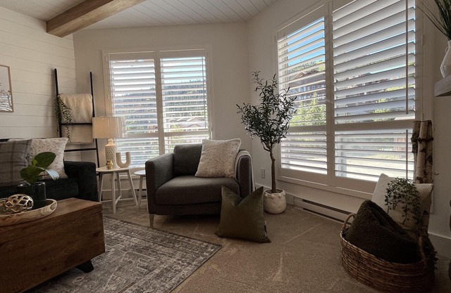 Ski-in/Ski-out; Large, Luxury One Bed Condo