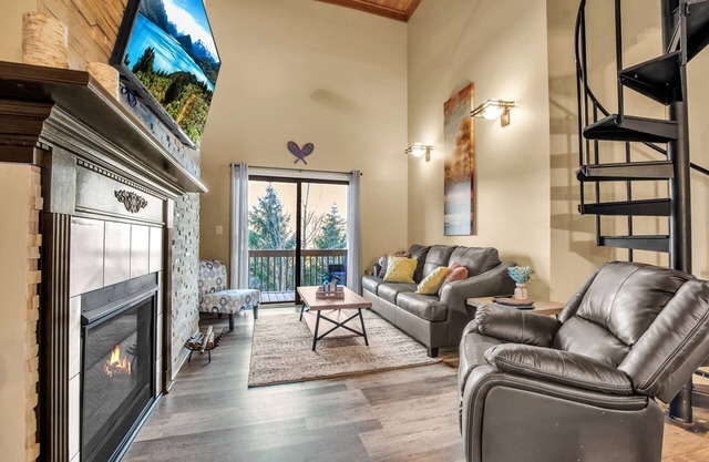 Ski In / Ski Out Remolded Condo on Holiday Valley Resort!