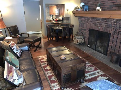 Ski-In, Ski-Out Sunrise Village Killington Condo - 2BR, Fireplace, Pool, Pet Friendly