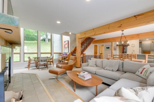 Ski-InandSki-Out Sugarbush Retreat with Indoor Hot Tub