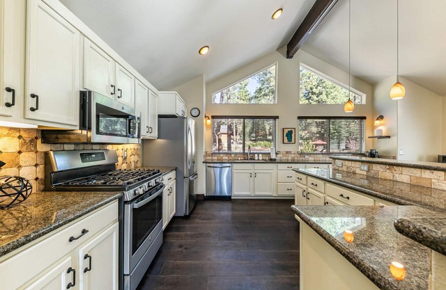 SKI LEASE! Four bed/four bath home in Truckee, CA available for a ski lease.