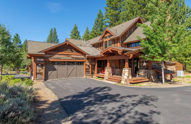 Ski Lease from December 1st-April 30th Villa with 3 Ensuite bedrooms in Truckee