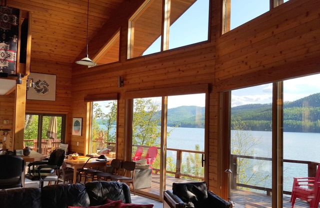 Ski / Swim / Relax ... Experimente la vida en Whitefish Lake