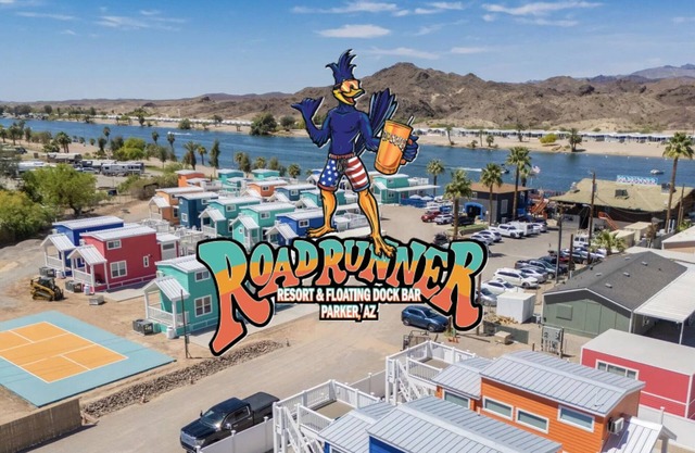 Skibatical, Private Fenced Yard at Roadrunner Resort