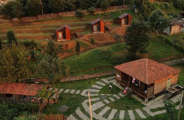 Skijis Sakhli