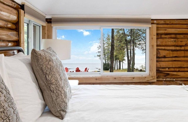 Skipping Rock Cottages: Ultimate Lakeside Retreat