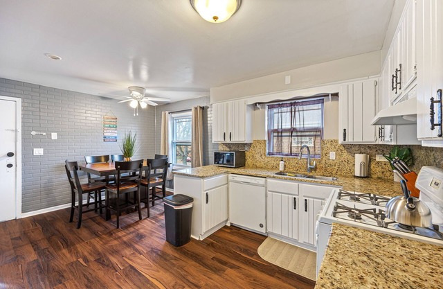 Sky - 3BR, 2BA Unit