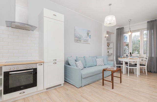 Sky Blue Apartment Waszyngton by Renters